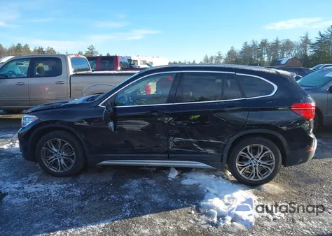 2017 BMW X1 xDrive28I z USA, uszkodzony, nr VIN WBXHT3C30H5F71445